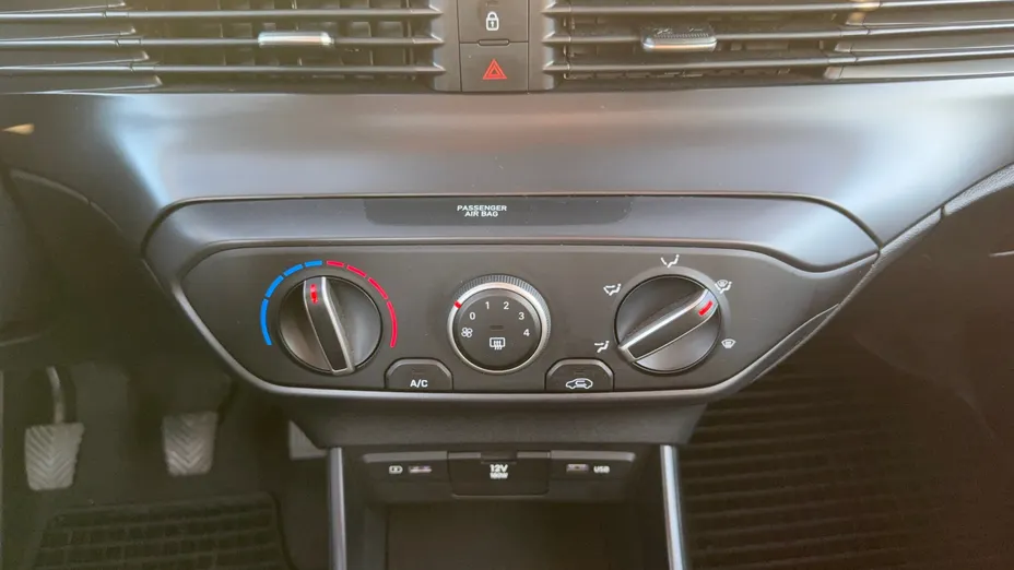 HYUNDAI i20 i20 1.2 Pure