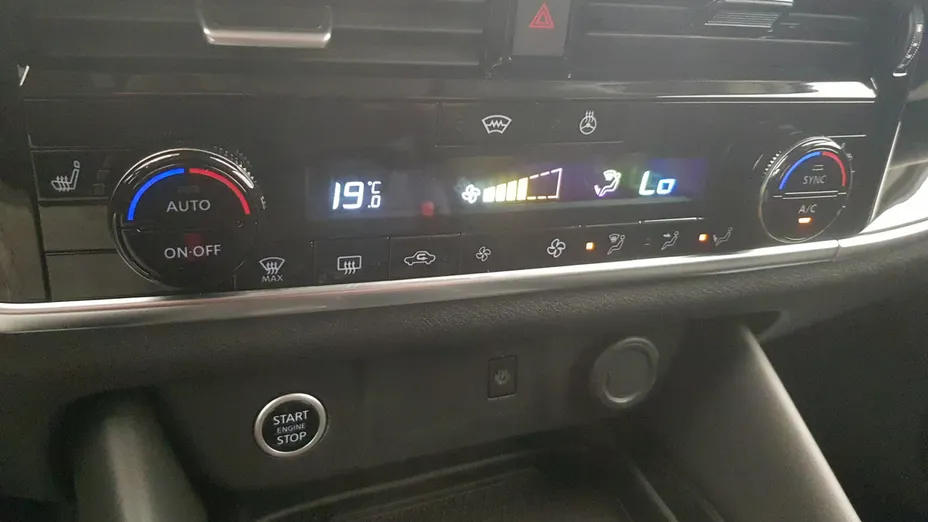 NISSAN Qashqai Qashqai 1.3 DIG-T mHEV N-Connecta Xtronic