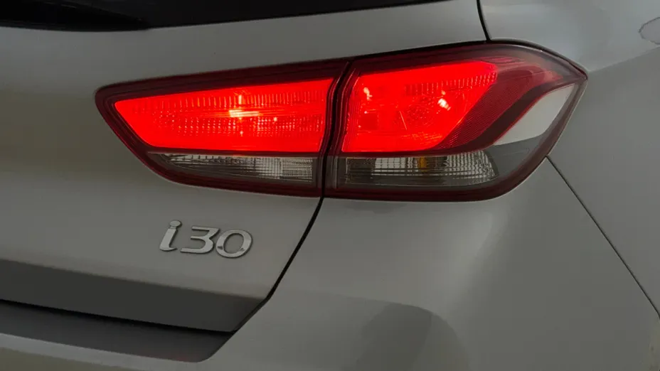 HYUNDAI i30 i30 1.0 T-GDI Modern