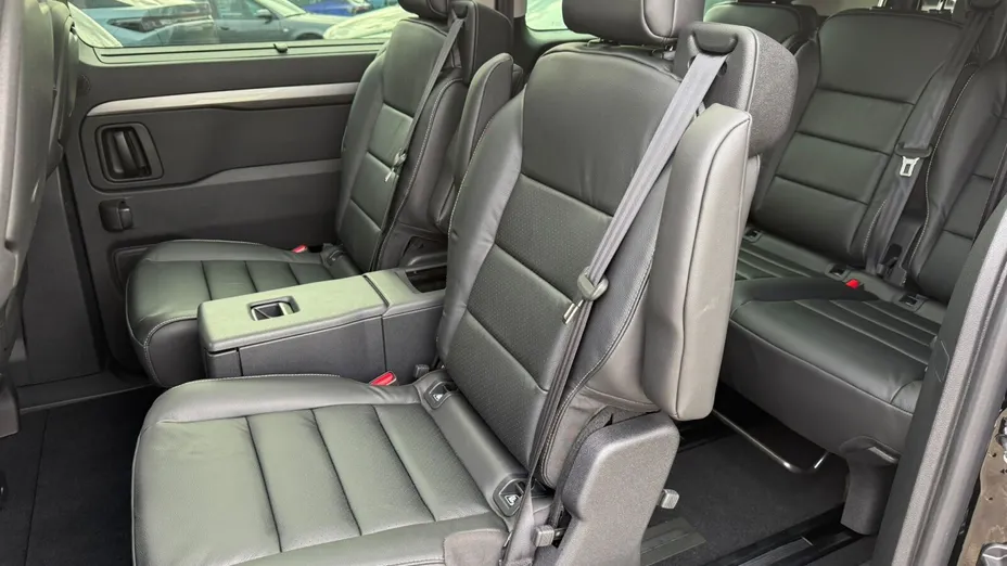 PEUGEOT Traveller Traveller 2.2 BlueHDi Long Business VIP EAT8 Nowy