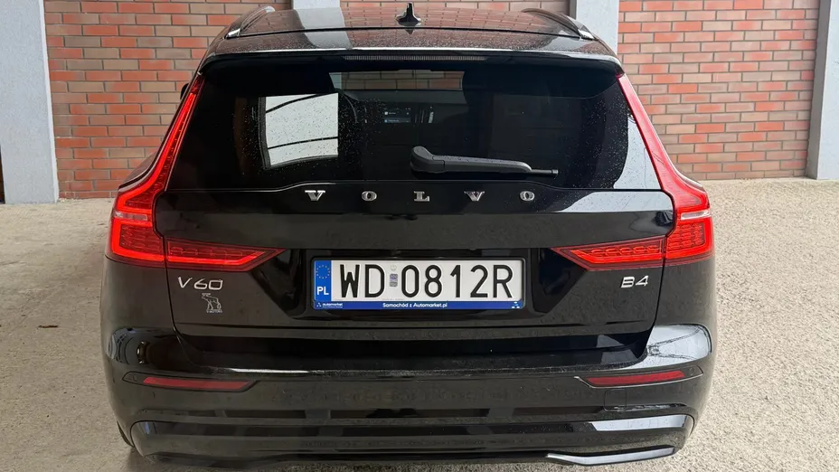 VOLVO V60 V60 B4 B Plus Dark aut
