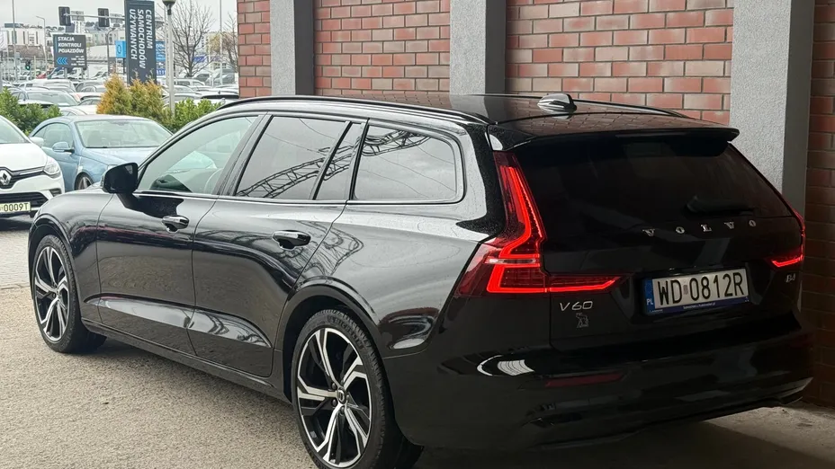 VOLVO V60 V60 B4 B Plus Dark aut