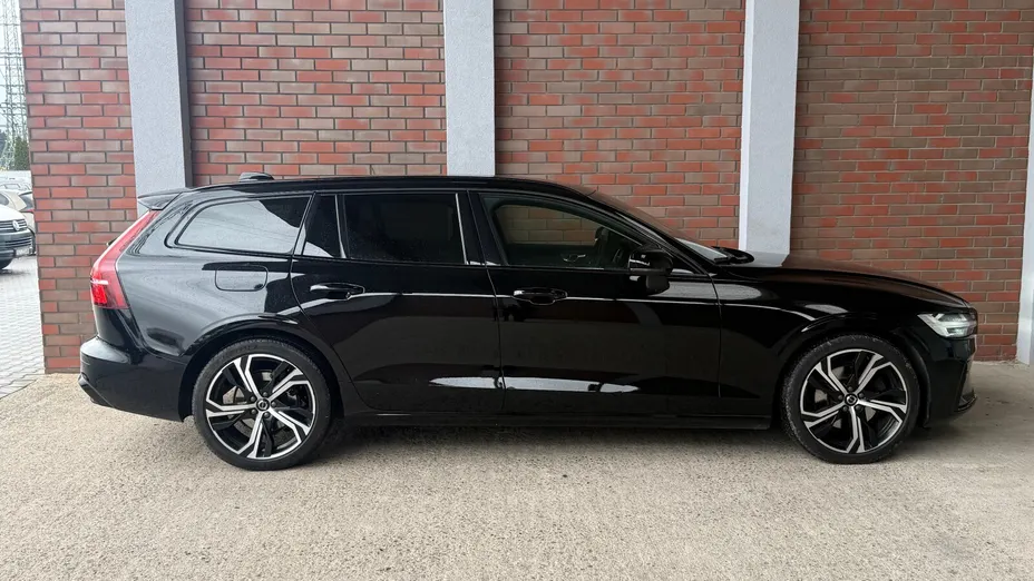 VOLVO V60 V60 B4 B Plus Dark aut