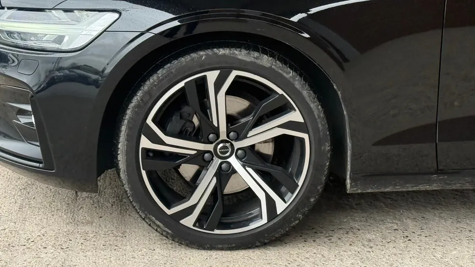 VOLVO V60 V60 B4 B Plus Dark aut