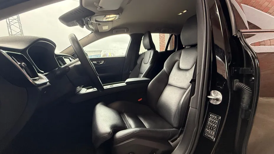 VOLVO V60 V60 B4 B Plus Dark aut