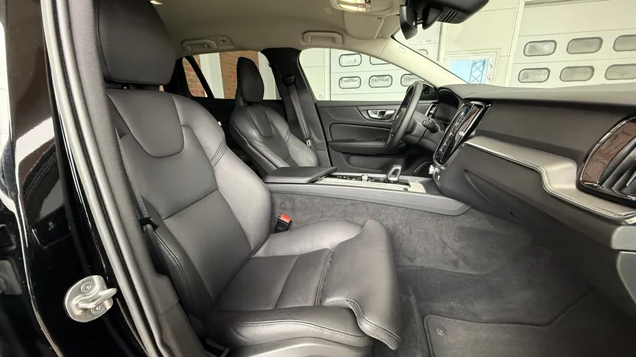 VOLVO V60 V60 B4 B Plus Dark aut