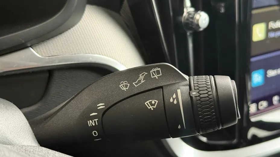 VOLVO V60 V60 B4 B Plus Dark aut