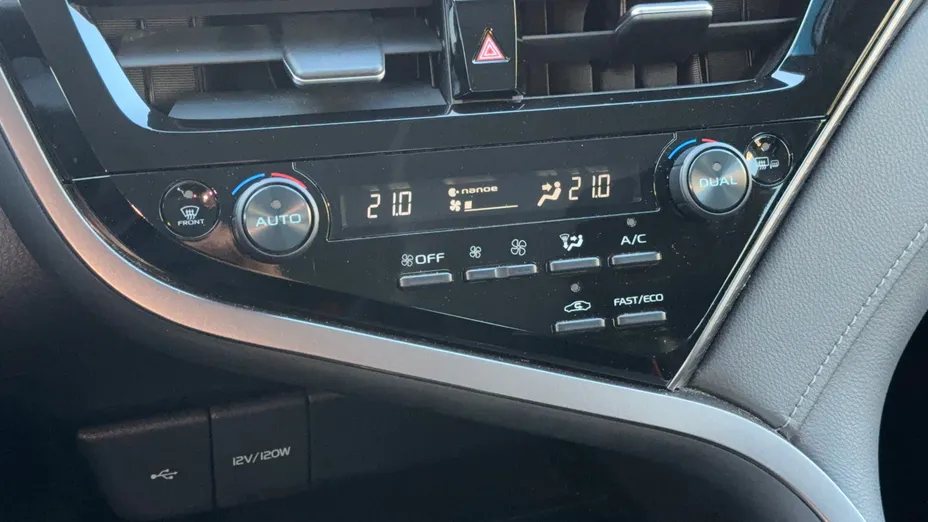 TOYOTA Camry Camry 2.5 Hybrid Comfort CVT