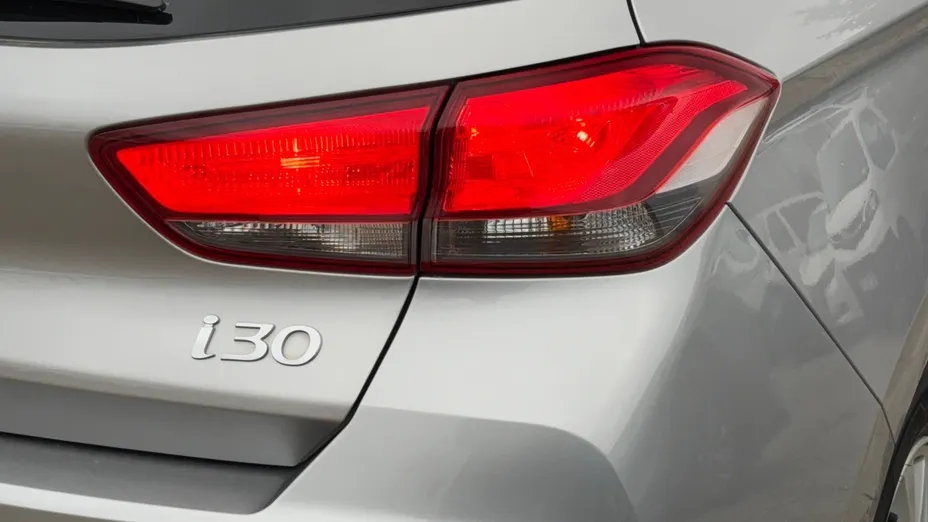 HYUNDAI i30 i30 1.0 T-GDI Modern