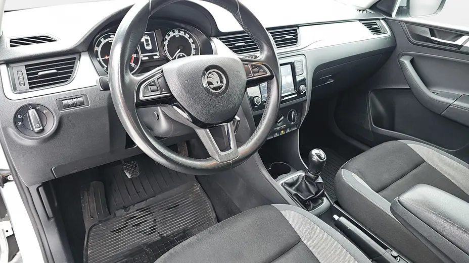 SKODA Rapid Rapid 1.0 TSI Ambition