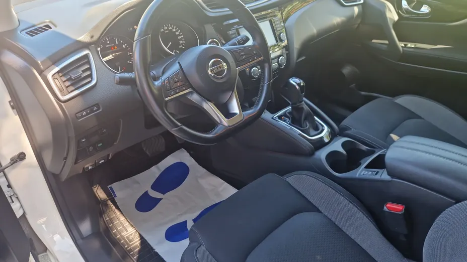 NISSAN Qashqai Qashqai 1.3 DIG-T N-Connecta DCT