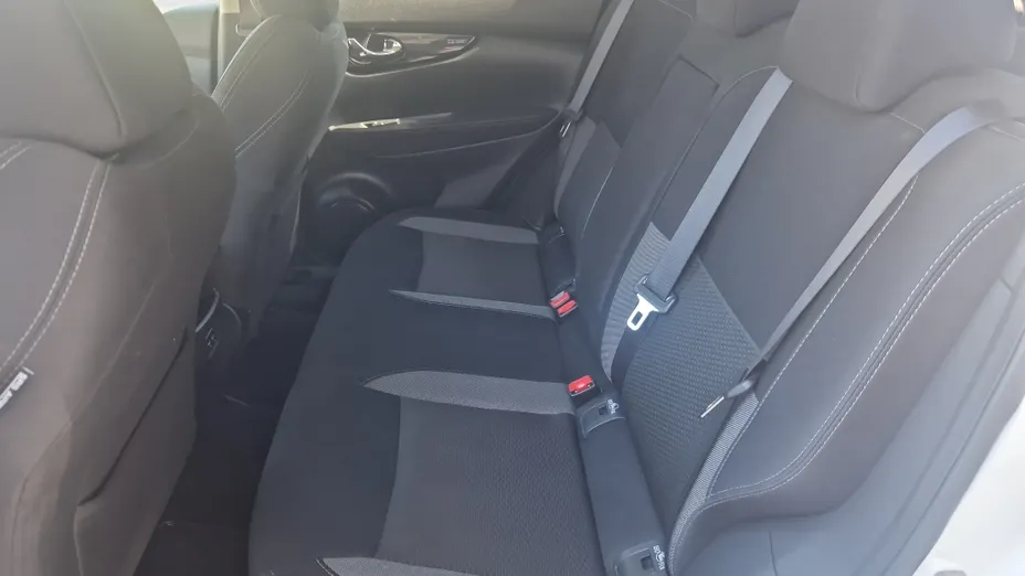 NISSAN Qashqai Qashqai 1.3 DIG-T N-Connecta DCT