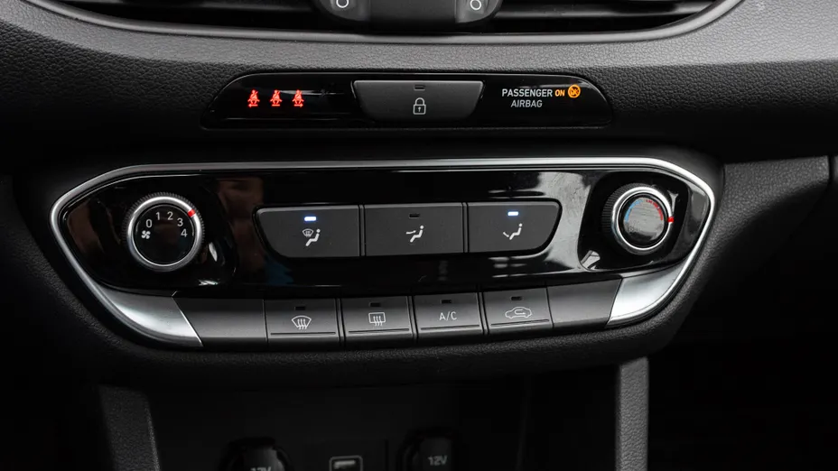 HYUNDAI i30 i30 1.0 T-GDI Modern