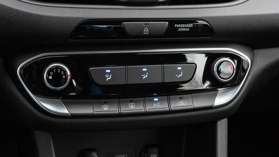 HYUNDAI i30 i30 1.0 T-GDI Modern
