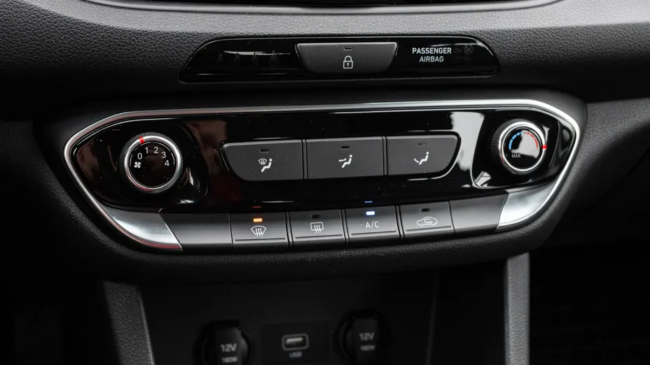 HYUNDAI i30 i30 1.0 T-GDI Modern