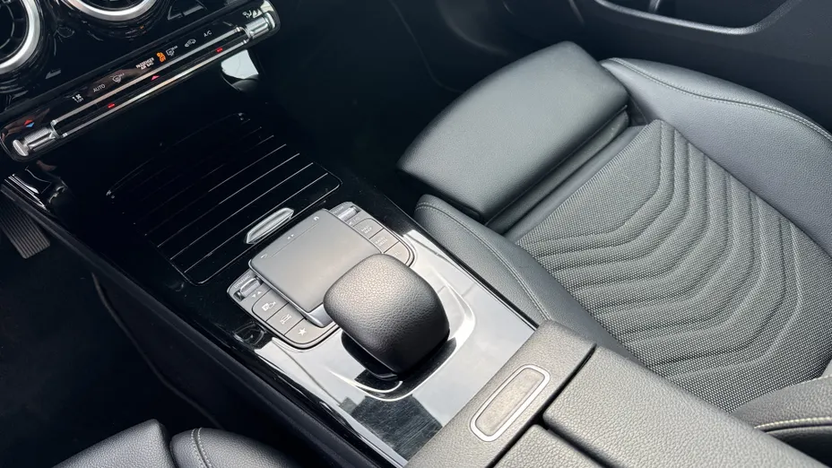 MERCEDES-BENZ A Klasa A 180 Style 7G-DCT