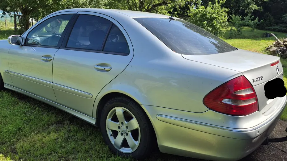 MERCEDES-BENZ E Klasa E 270 T CDI Classic