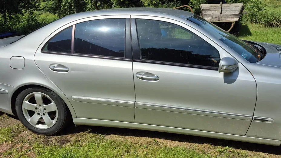 MERCEDES-BENZ E Klasa E 270 T CDI Classic