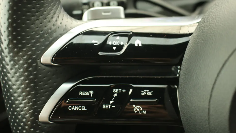 MERCEDES-BENZ C Klasa C 220 d mHEV 4-Matic AMG