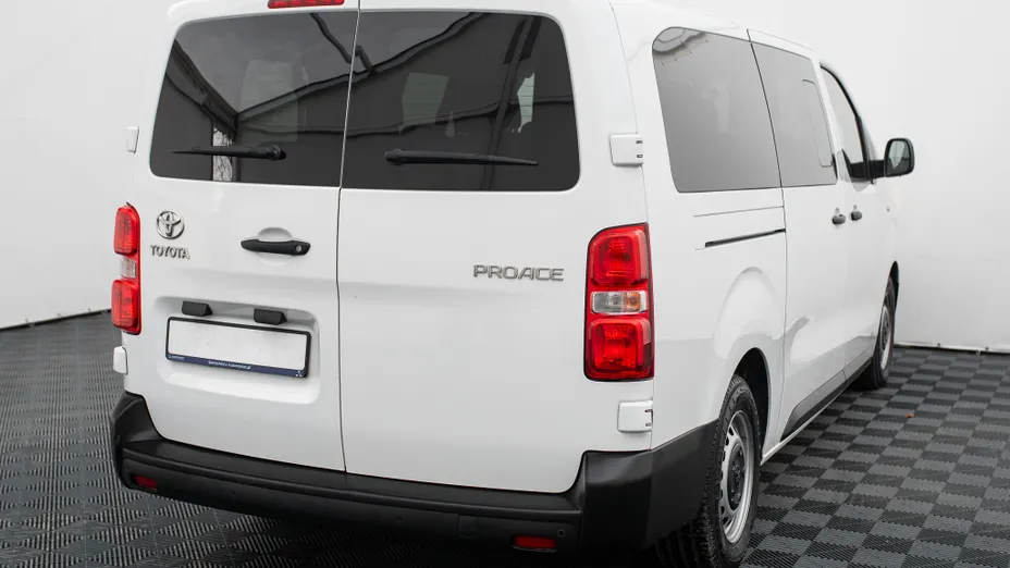 TOYOTA Proace Proace Kombi 2.0 D-4D Long 2,8t