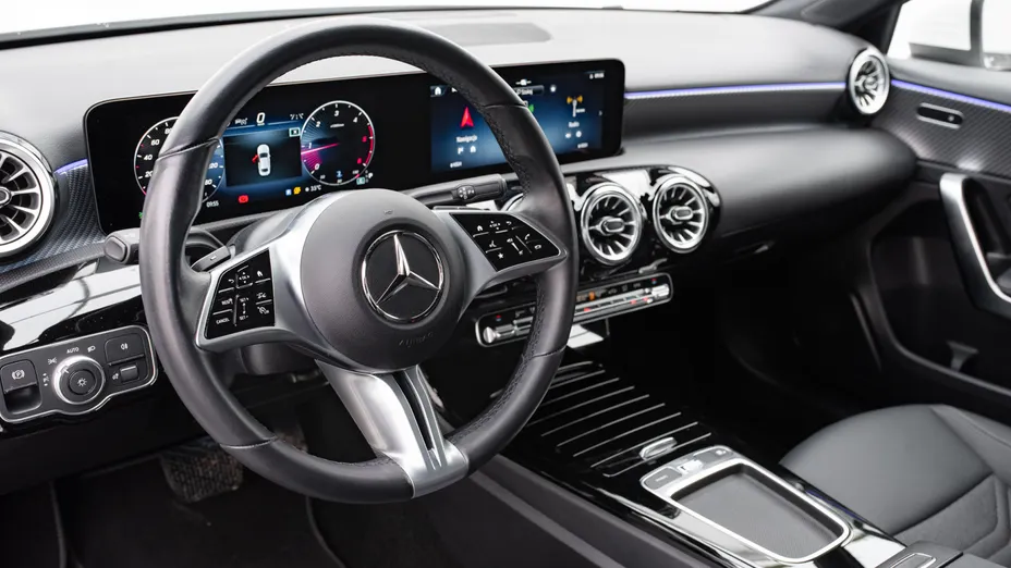 MERCEDES-BENZ A Klasa A 200 d Progressive 8G-DCT