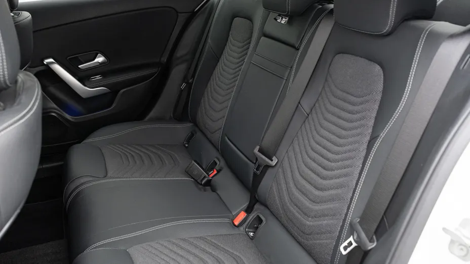 MERCEDES-BENZ A Klasa A 200 d Progressive 8G-DCT