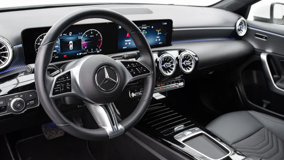 MERCEDES-BENZ A Klasa A 200 d Progressive 8G-DCT