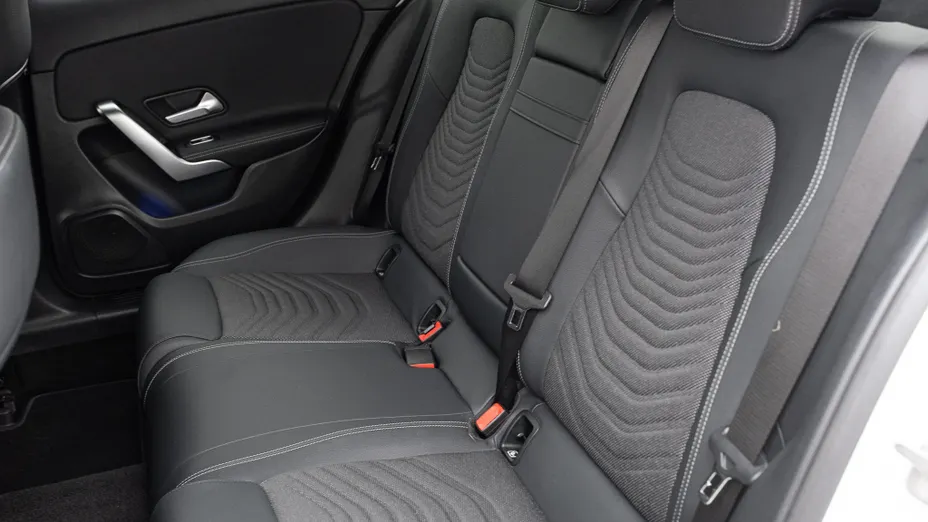 MERCEDES-BENZ A Klasa A 200 d Progressive 8G-DCT