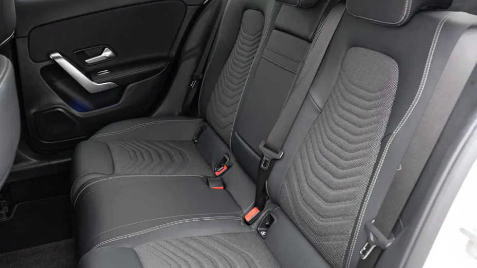 MERCEDES-BENZ A Klasa A 200 d Progressive 8G-DCT