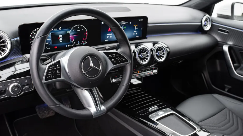 MERCEDES-BENZ A Klasa A 200 d Progressive 8G-DCT