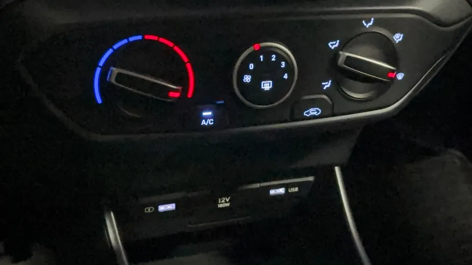 HYUNDAI i20 i20 1.2 Pure