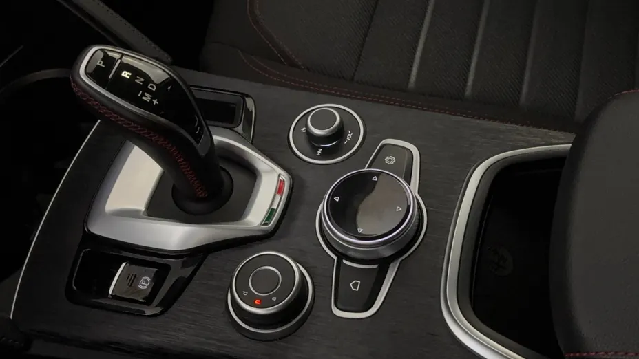 ALFA ROMEO Stelvio Stelvio 2.0 Turbo Business Q4 aut