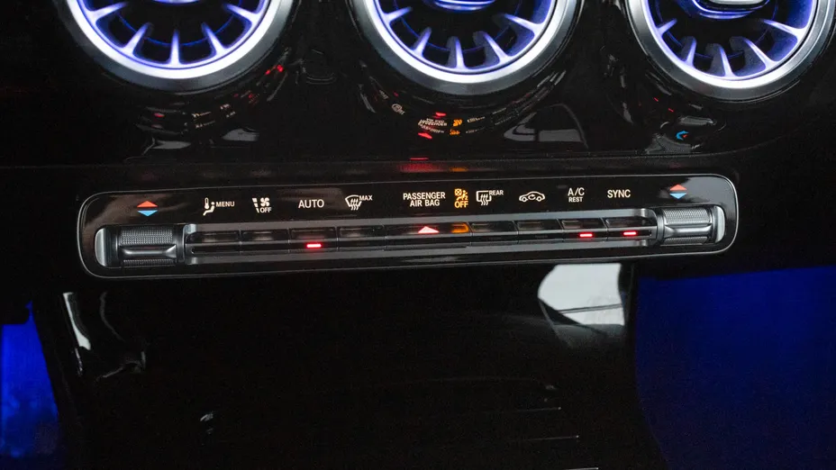 MERCEDES-BENZ A Klasa A 200 d Progressive 8G-DCT