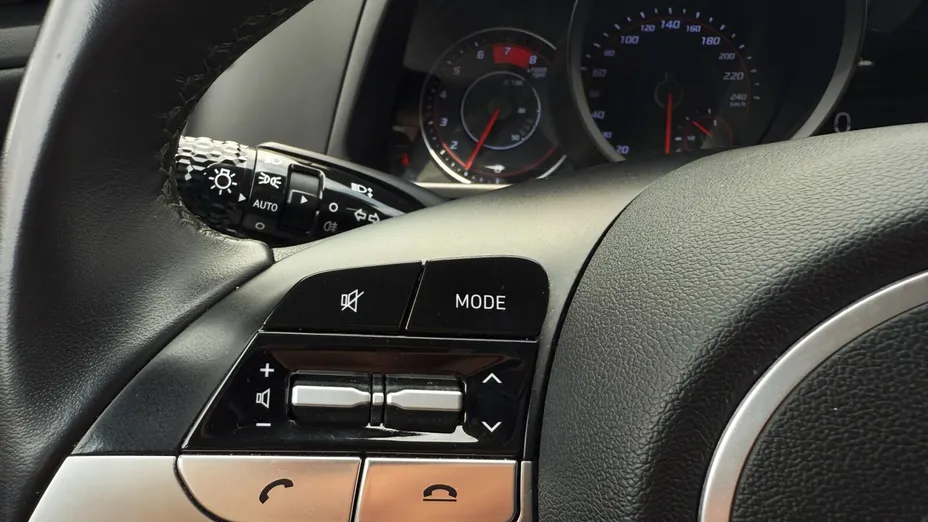 HYUNDAI Elantra Elantra 1.6 Modern CVT