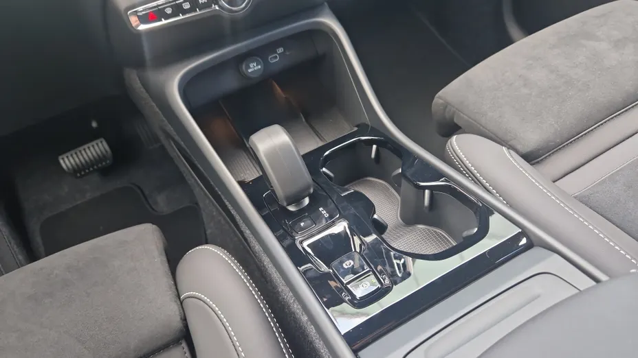 VOLVO XC40 XC40 B3 Plus Dark aut