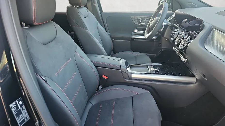 MERCEDES-BENZ GLA GLA 200 AMG Line Nowy