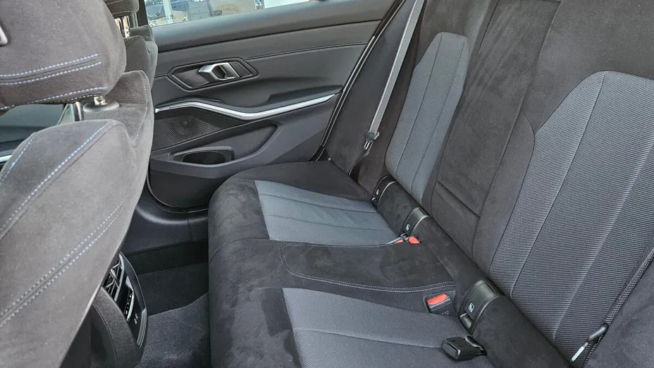 BMW Seria 3 330i xDrive M Sport sport-aut