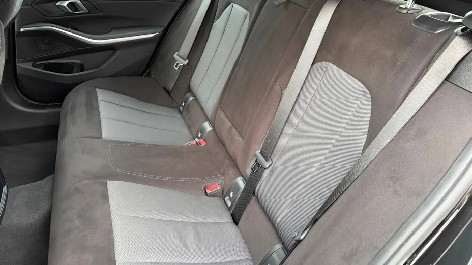 BMW Seria 3 330i xDrive M Sport aut