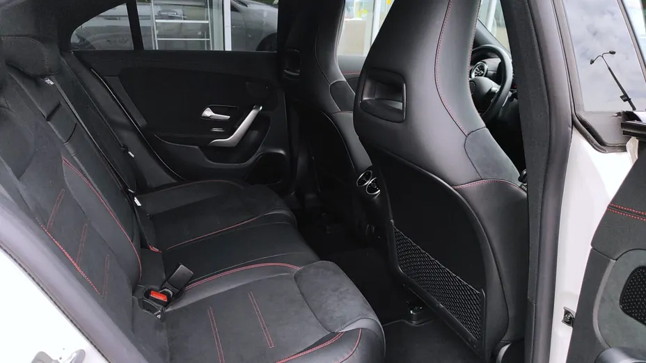 MERCEDES-BENZ CLA CLA 200 AMG Line 7G-DCT