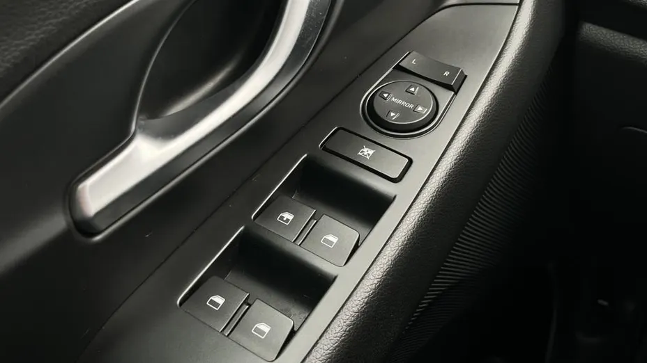 HYUNDAI i30 i30 1.5 DPI Classic +