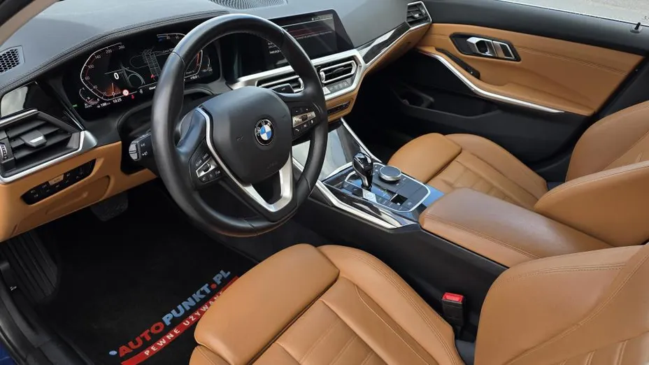 BMW Seria 3 320d xDrive Luxury Line aut