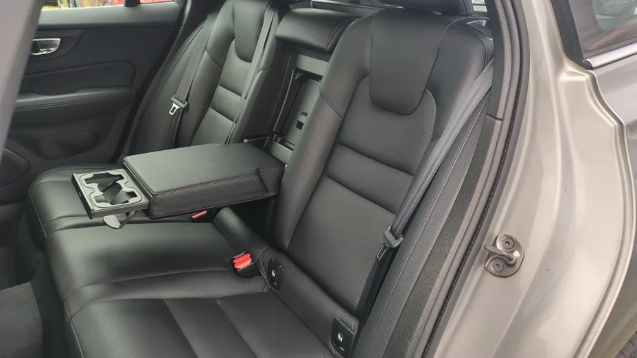 VOLVO V60 V60 B4 D Momentum Pro aut