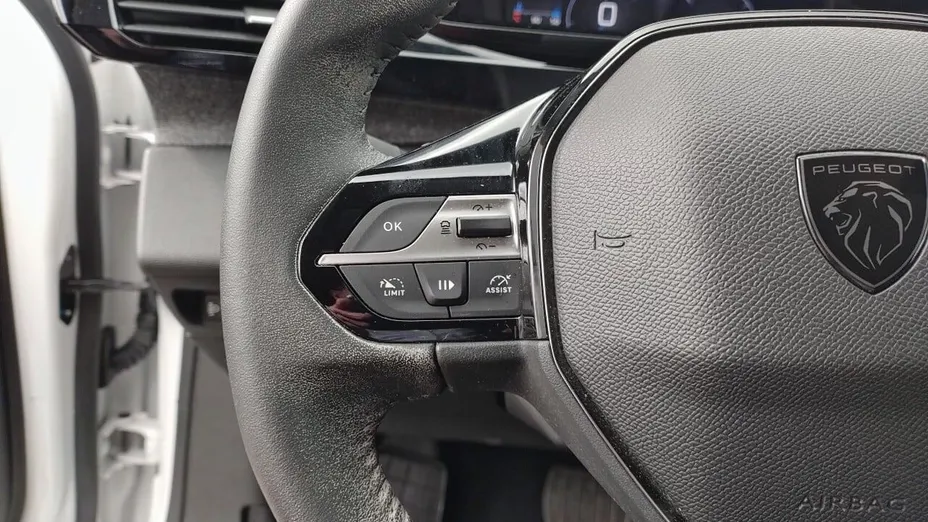 PEUGEOT 408 408 1.2 PureTech Allure S&S EAT8