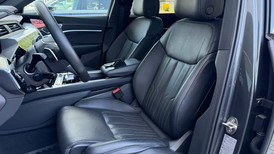 AUDI e-tron Sportback -