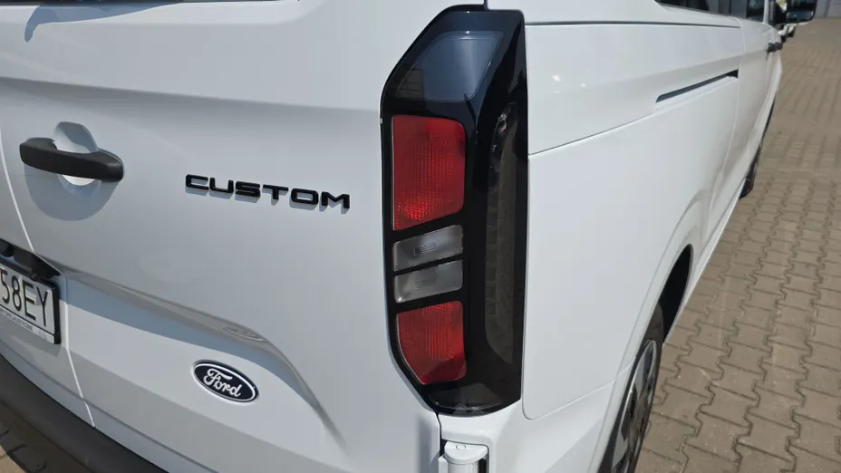 FORD Transit Custom Transit Custom Kombi 2.5 PHEV 340 L2H1 Trend CVT M1