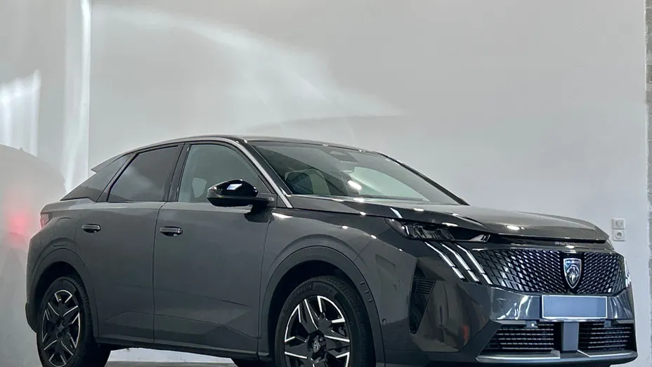 PEUGEOT 3008 -
