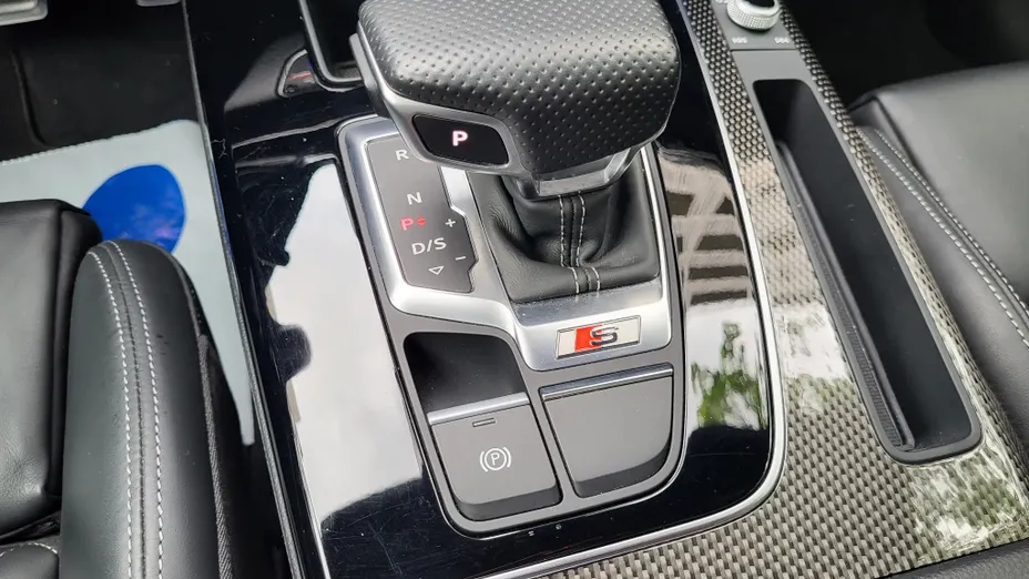 AUDI SQ5 -