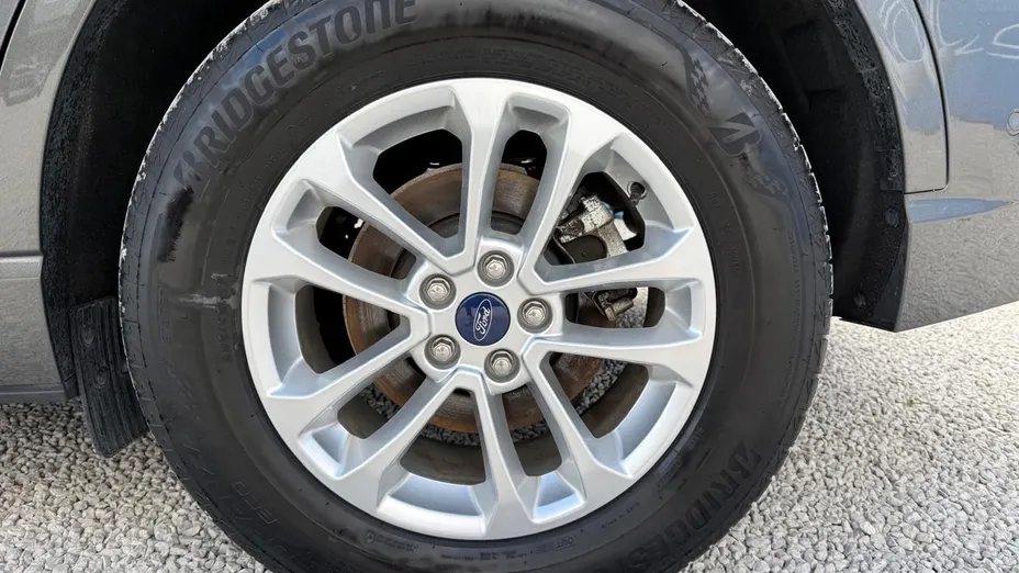 FORD Kuga -