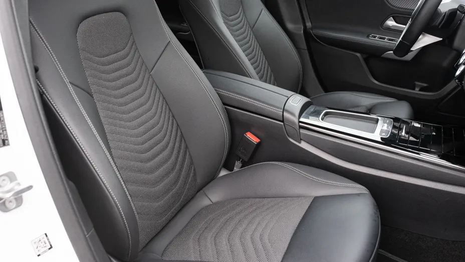 MERCEDES-BENZ A Klasa A 200 d Progressive 8G-DCT