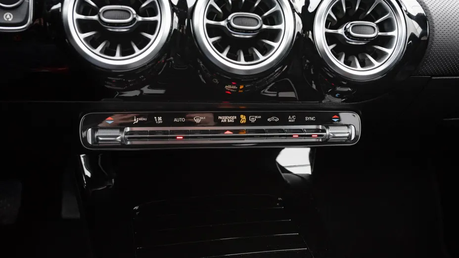 MERCEDES-BENZ A Klasa A 200 d Progressive 8G-DCT